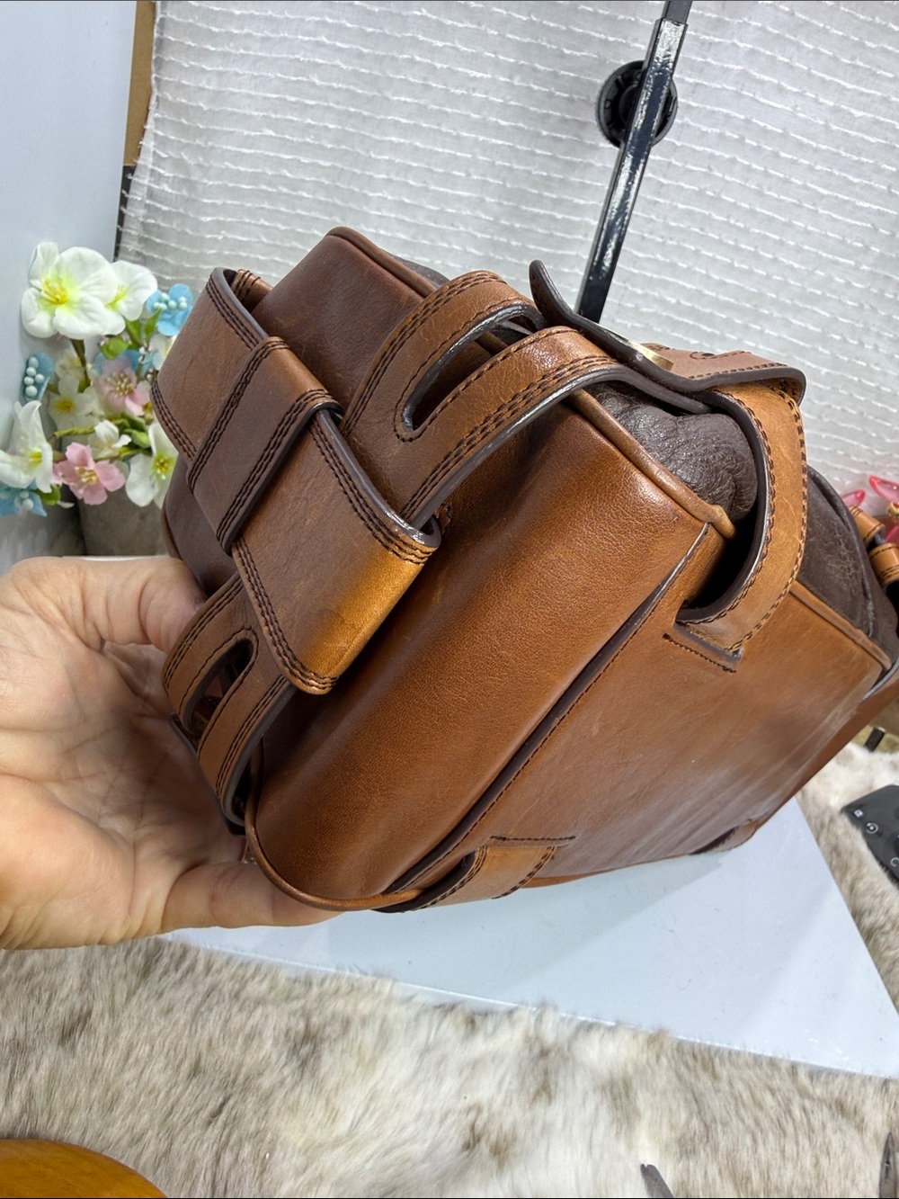 (X2)Vintage Michael Michael Kors Y2K dark brown and tan leather handbags. - Picture 7 of 15